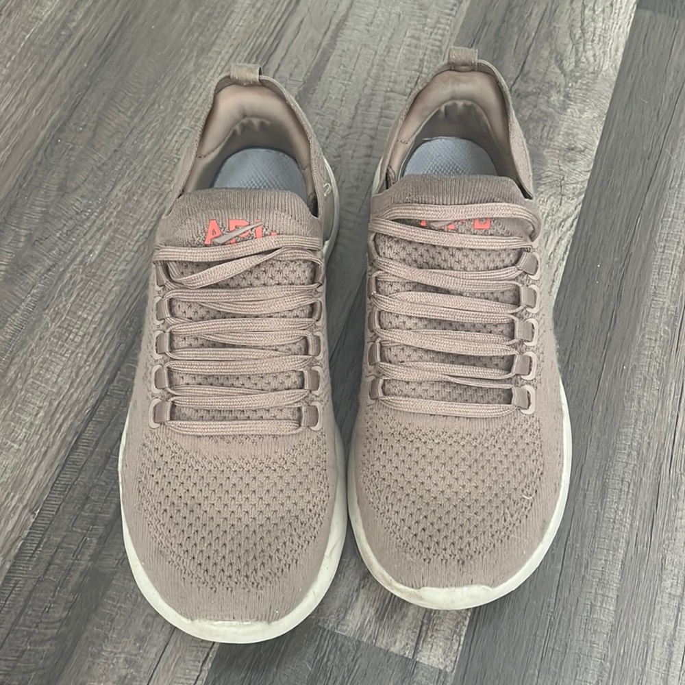 APL shoes